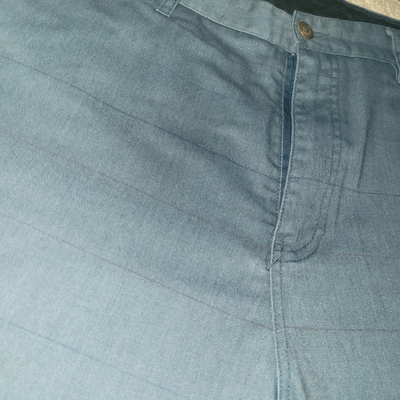 Volcom lengthy shorts in GUC - Picture 3 of 5